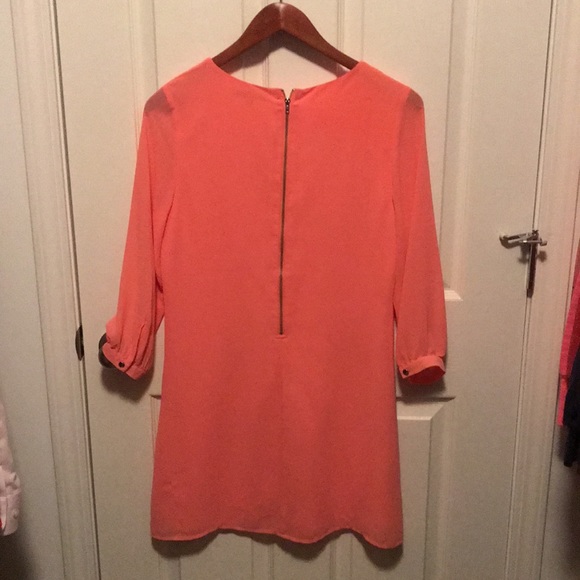 Coral colored flowy dress - Picture 4 of 5